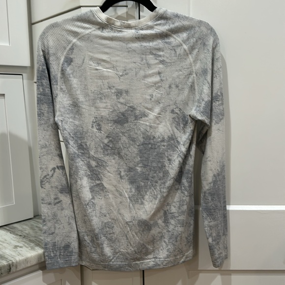 (6155) LULULEMON MENS Metal Vent Tech Long Sleeve *Chalk Wash Sz XS *LOVED EUC - Picture 8 of 9